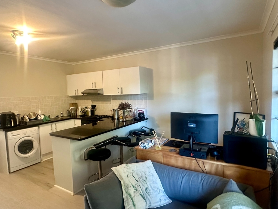 To Let 1 Bedroom Property for Rent in Rondebosch Western Cape